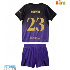 Billiga Barcelona Jules Kounde #23 Bortatröja Barn 2026-27 Kortärmad (+ Korta byxor)